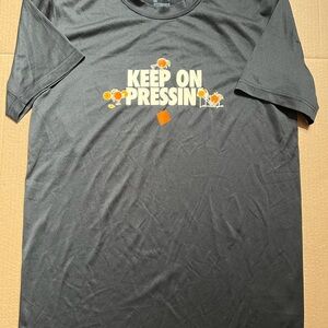 NIKE Keep on Pressin Oranges Working Out Tshirt Small Dri Fit Black